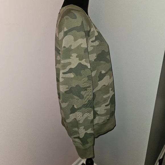 Old Navy Camo Sweatshirt - Size XL💚 - Picture 3 of 7